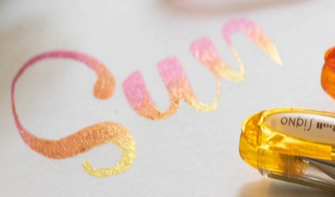 Schitterende lettering maken met Signo pailletten rollers