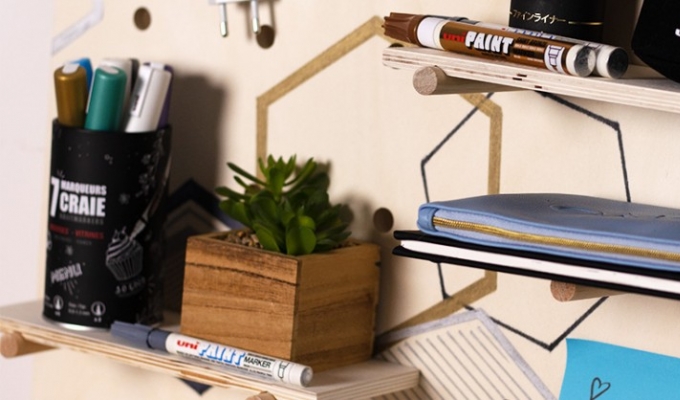DIY Pegboard: Personaliseer deze praktische creatie met permanente markers