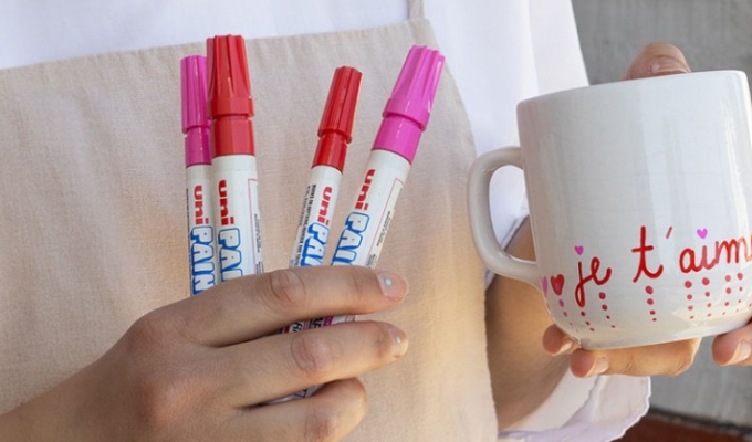 Een theekopje decoreren voor Moederdag met de Uni Paint markers